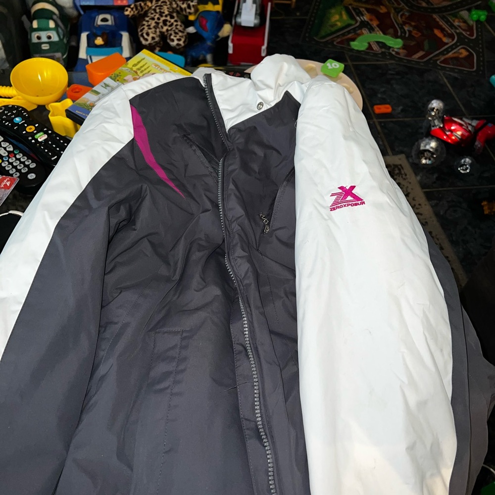 Snowboarding/skiing/winter jacket